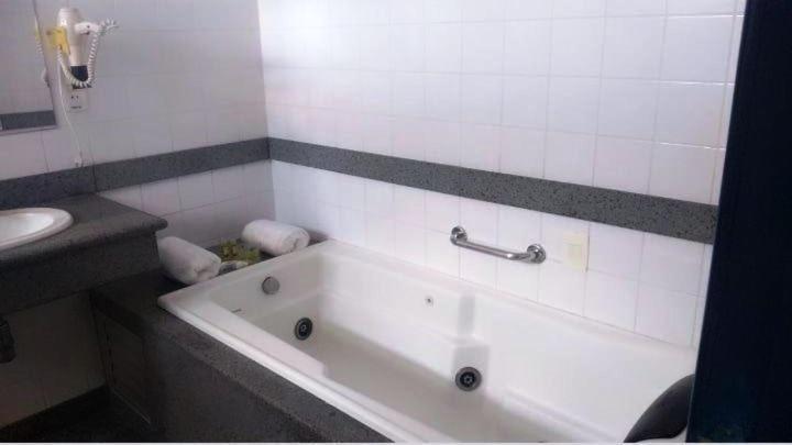 Vitoria Palace Hotel Lavras Oda fotoğraf